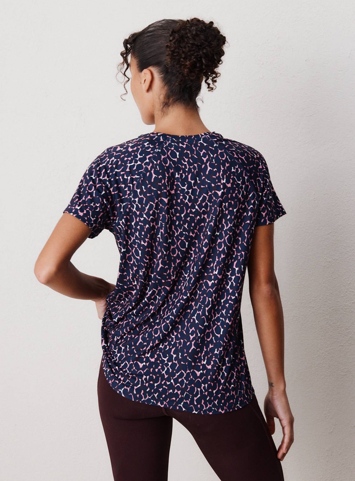 Reaktiv Performance Leopard Print T-Shirt L - Image 6
